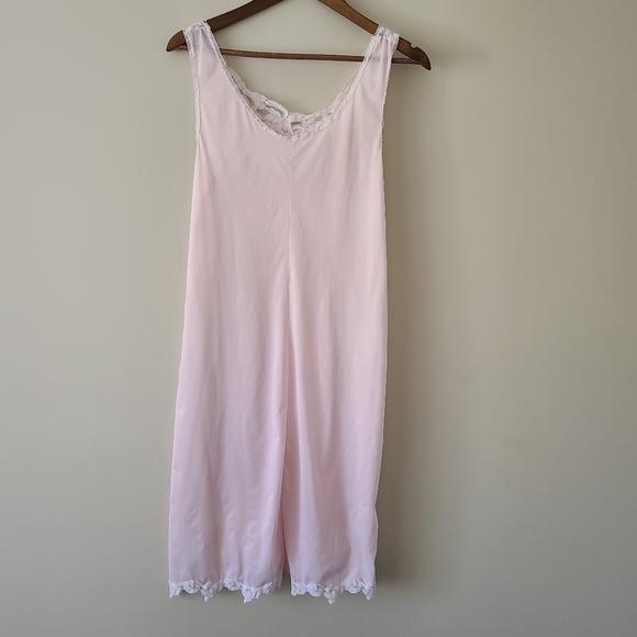 Vintage light pink slip chemise nightie - Picture 2 of 6
